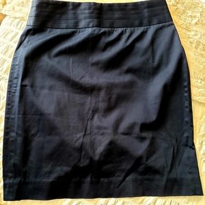 "Banana Republic" Stretch Size 8 Navy Skirt